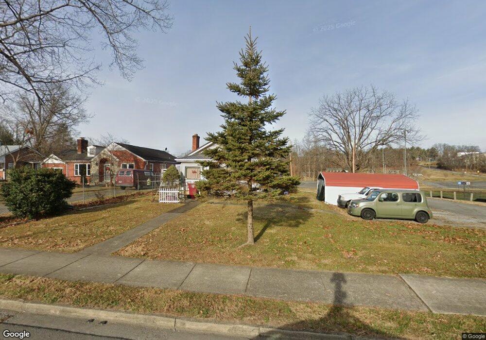 1615 E Unaka Ave, Johnson City, TN 37601 - photo 1