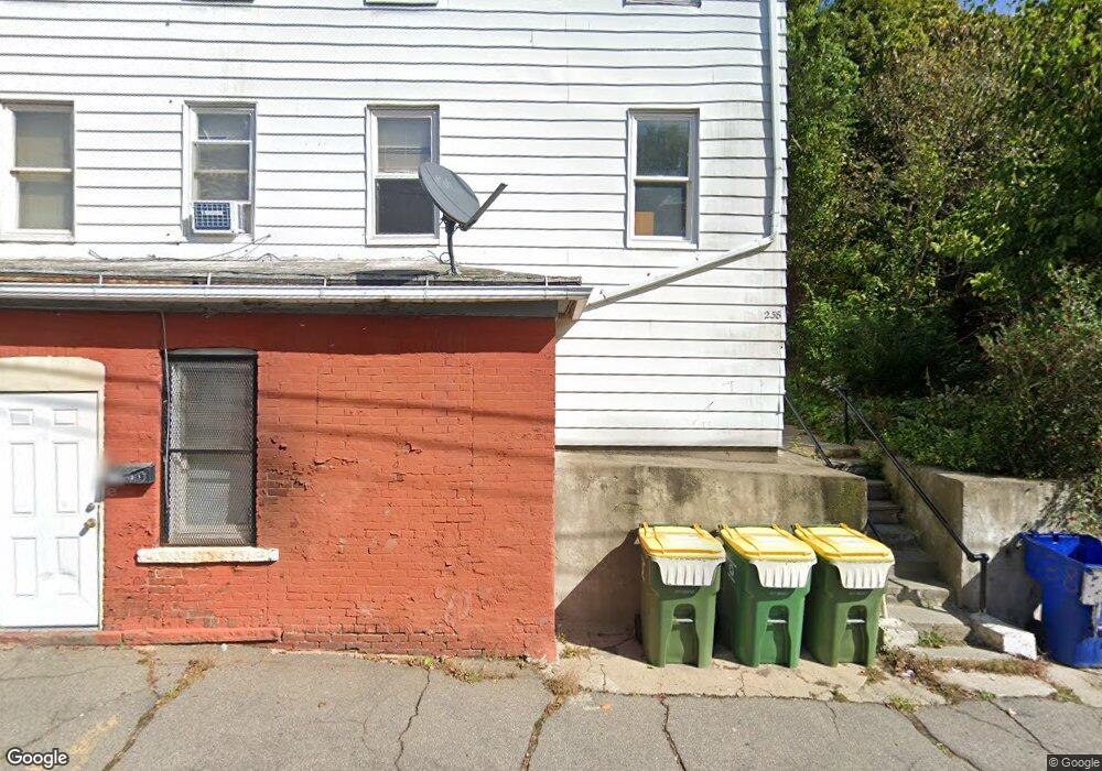 238 Bishop St unit 2, Waterbury, CT 06704 - photo 1