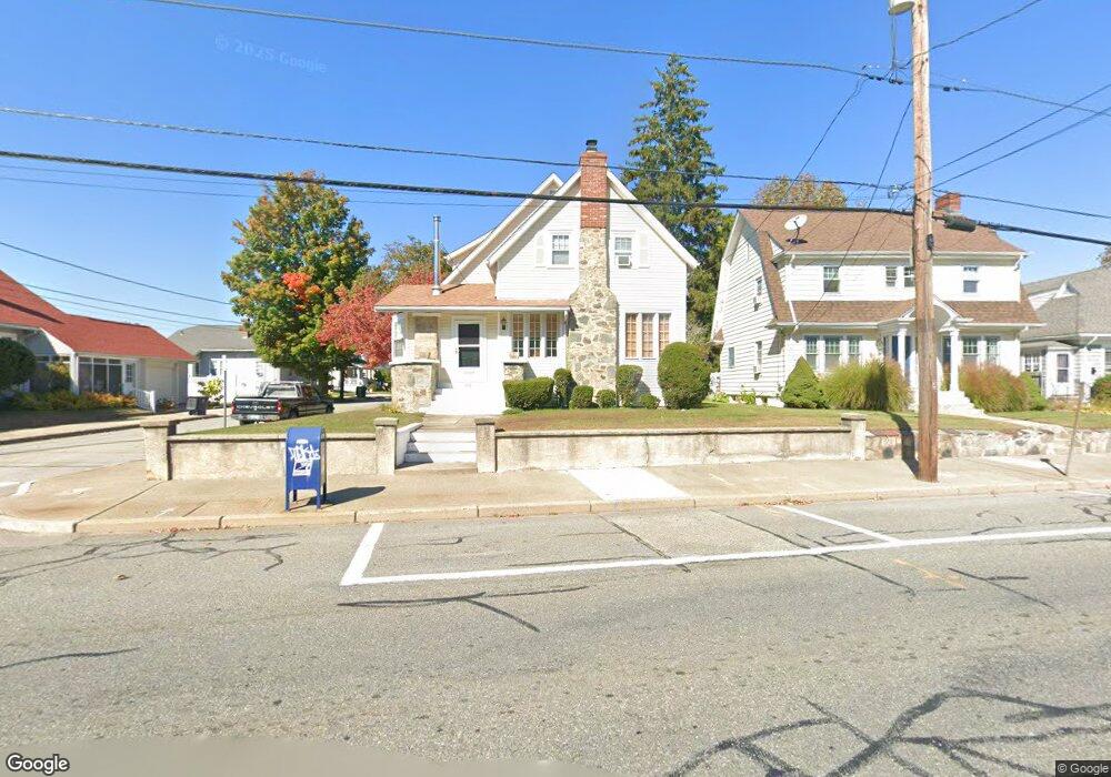 958 Central Ave, Pawtucket, RI 02861 - photo 1