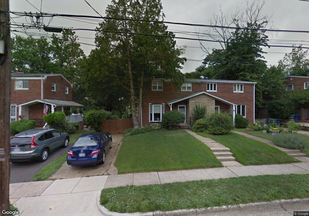 110 E Taylor Run Pkwy, Alexandria, VA 22314 - photo 1