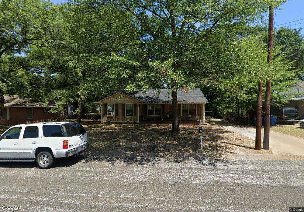 905 Camp St, Kilgore, TX 75662 - photo 1