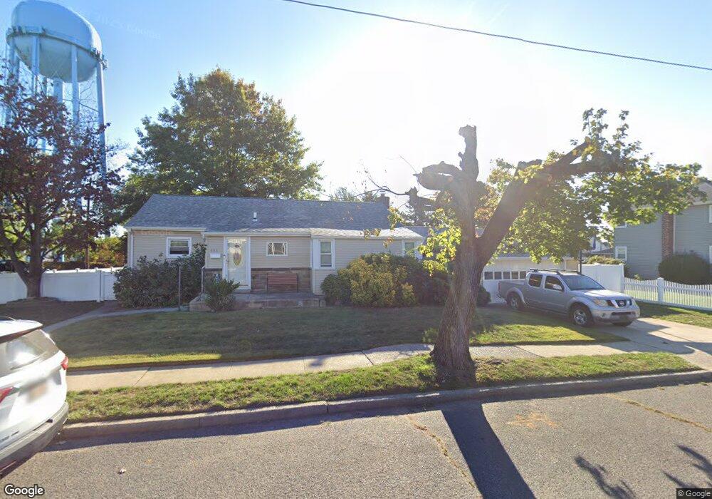 385 Doris Ave, Franklin Square, NY 11010 - photo 1