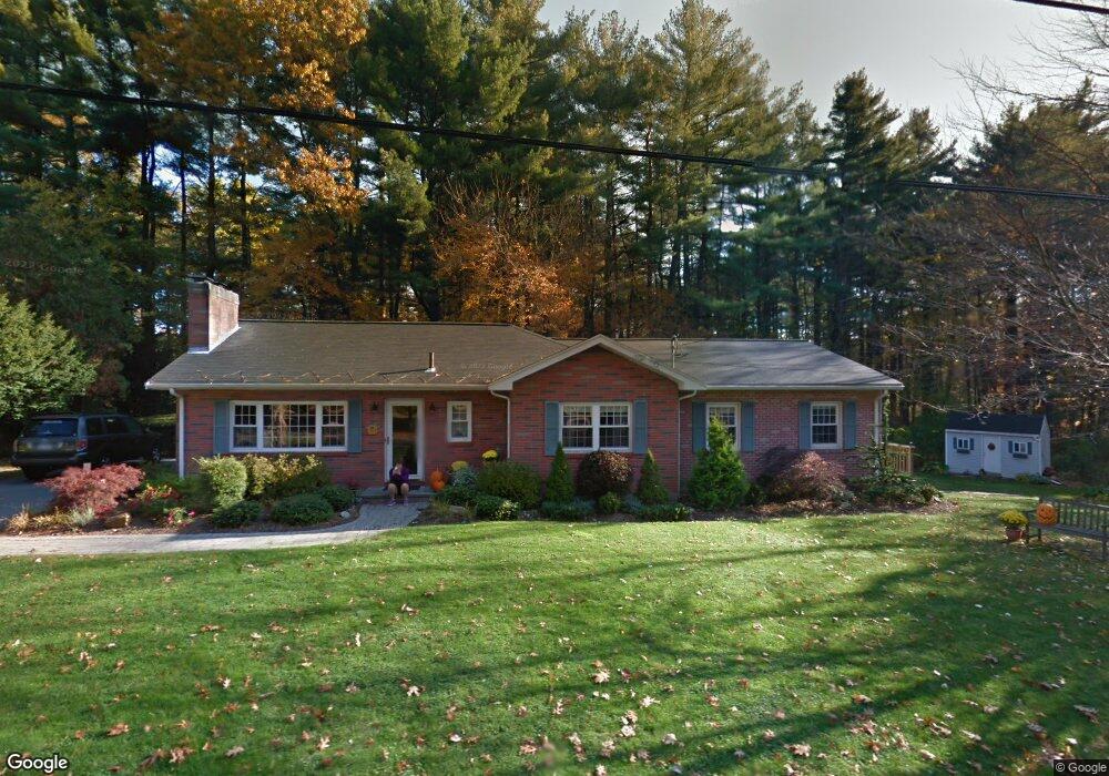 4 Lloyd St, Hopedale, MA 01747 - photo 1