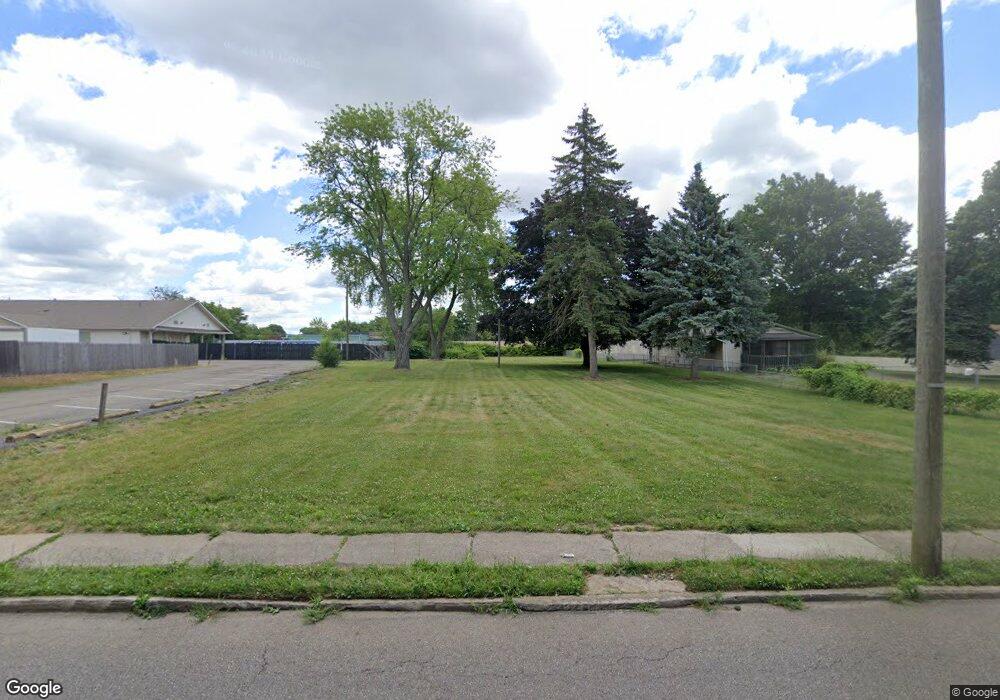 1808 Maple Ave NE, Canton, OH 44705 - photo 1