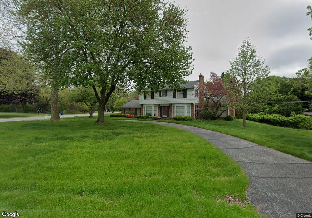 3765 Shellmarr Ln, Bloomfield Hills, MI 48302 - photo 1