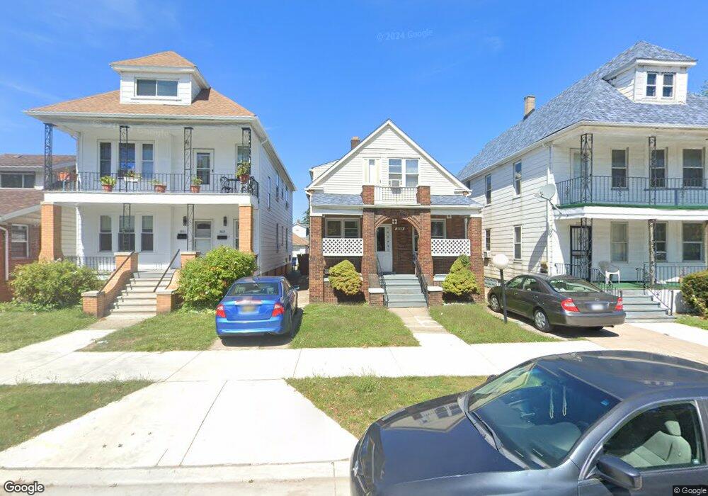 3869 Caniff St, HamtraMcK, MI 48212 - photo 1