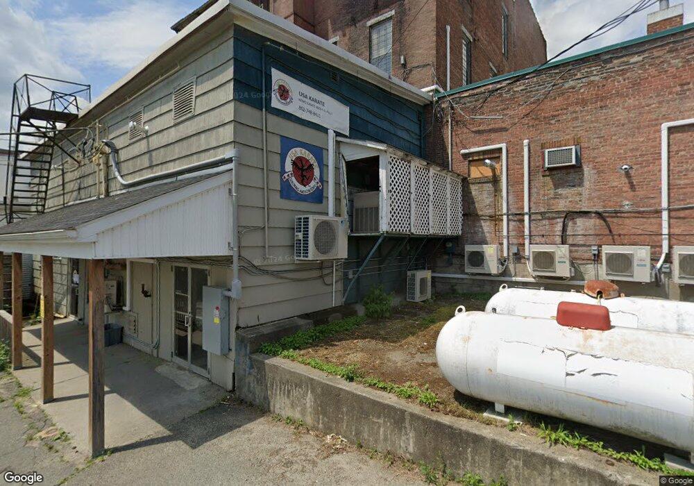 446 Railroad St, Saint Johnsbury, VT 05819 - photo 1