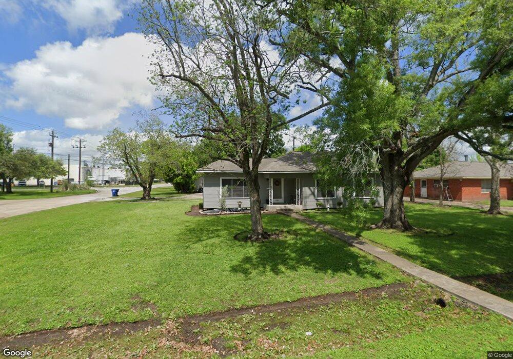 2805 5th St, Bay City, TX 77414 - photo 1