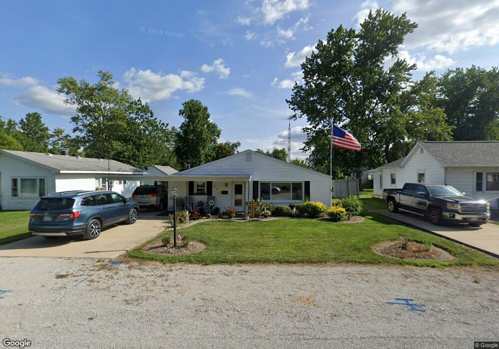 815 E Short St, Tuscola, IL 61953 - photo 1