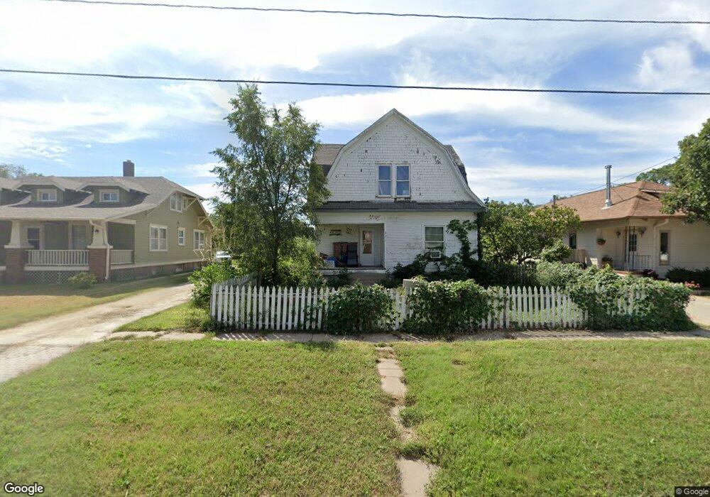 621 W Main St, Osborne, KS 67473 - photo 1