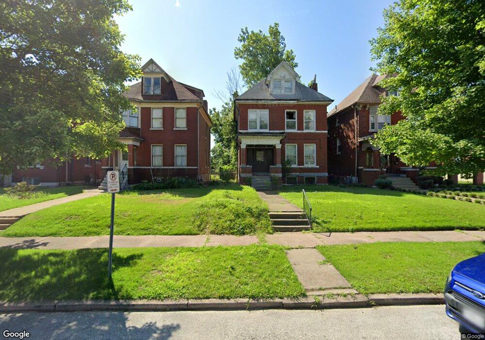 4522 Holly Ave, Saint Louis, MO 63115 - photo 1