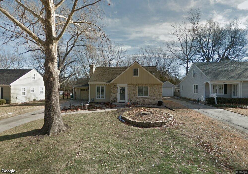 1718 SW Pembroke Ln, Topeka, KS 66604 - photo 1