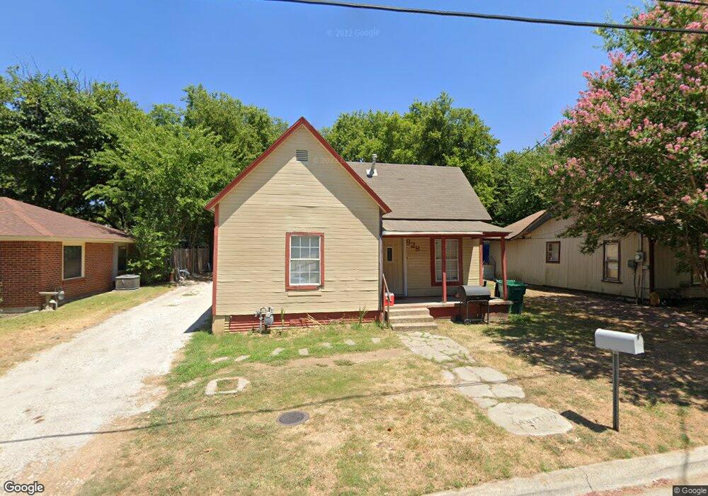 828 N Clements St, Gainesville, TX 76240 - photo 1