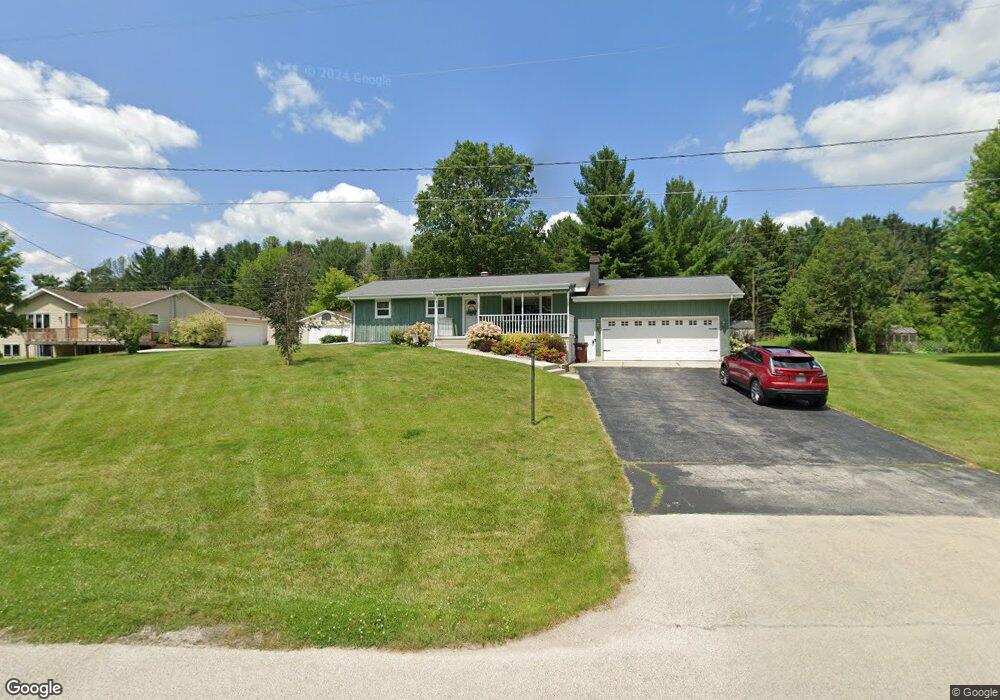 4563 Harvest Cir, Manitowoc, WI 54220 - photo 1