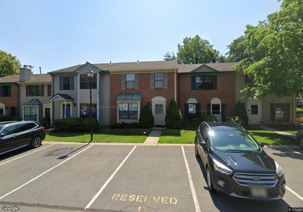 9 Tracy Ct, Franklin Park, NJ 08823 - photo 1