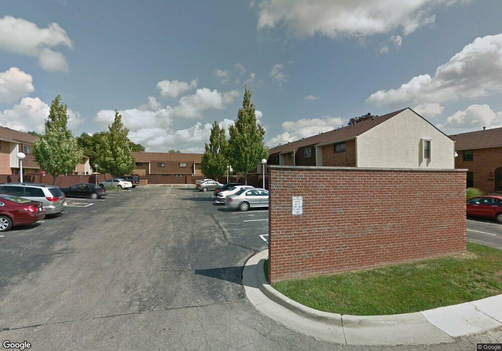 1834 Willoway Cir S, Columbus, OH 43220 - photo 1