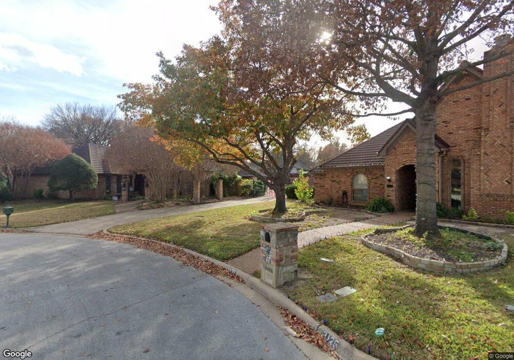 3121 Oakview Ct, Hurst, TX 76054 - photo 1