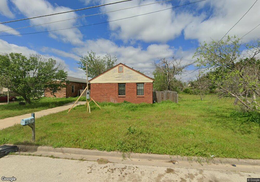 1230 Cherokee St, Weatherford, TX 76086 - photo 1