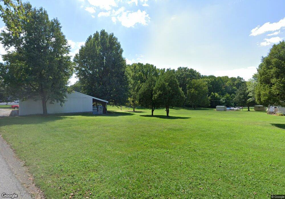 1017 Pear St, Harrisburg, IL 62946 - photo 1