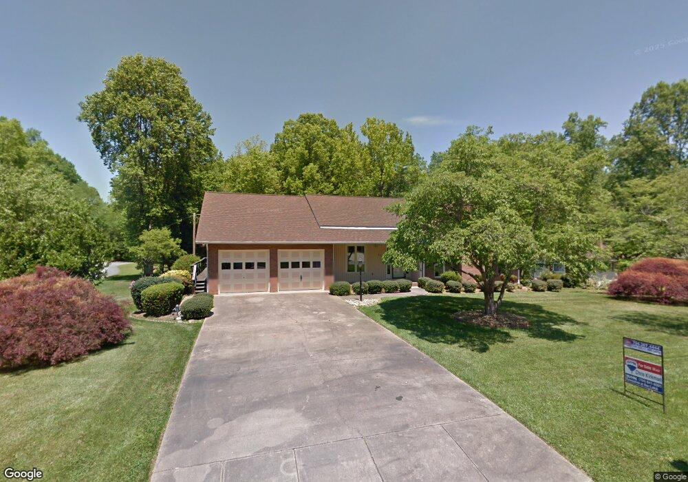 306 Starmount Dr, Statesville, NC 28677 - photo 1