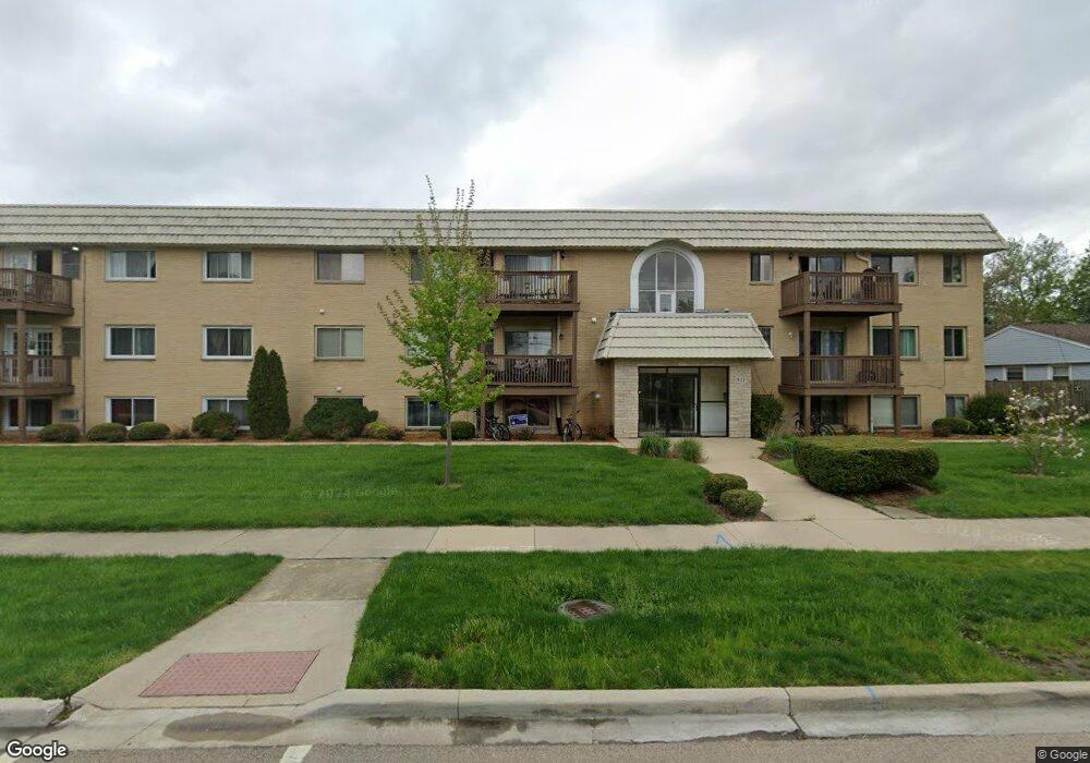 941 Old Indian Trail unit 204, Aurora, IL 60506 - photo 1