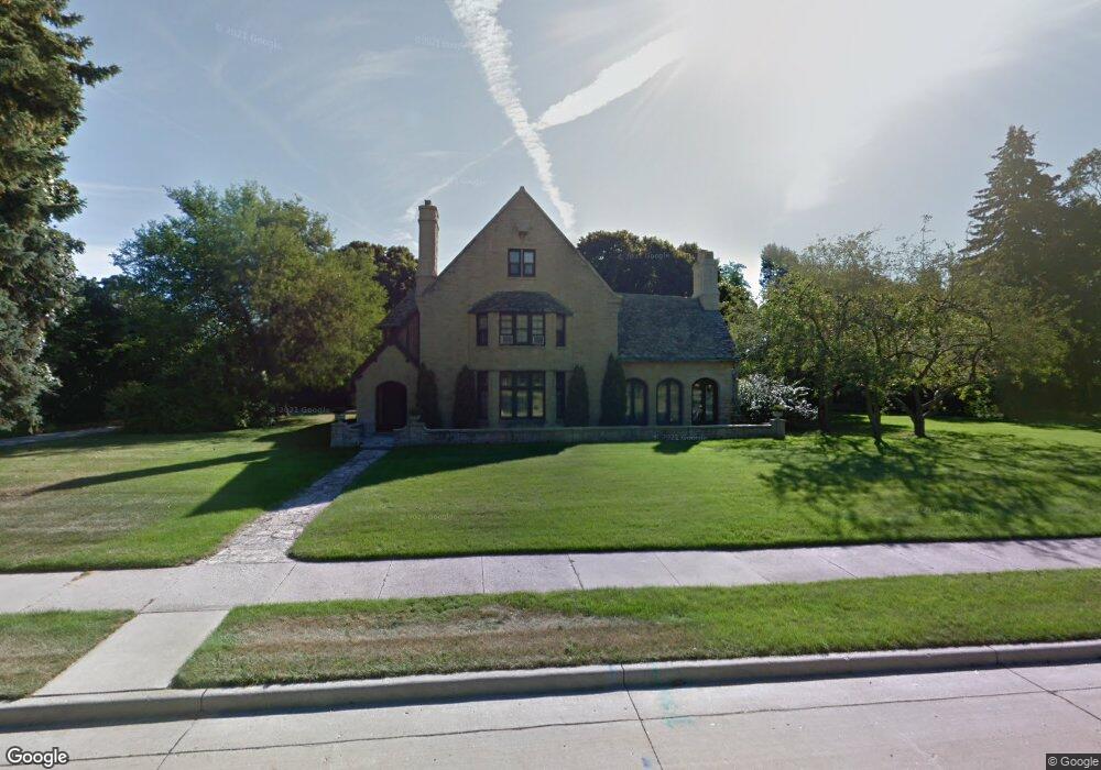 523 N 6th St, Manitowoc, WI 54220 - photo 1