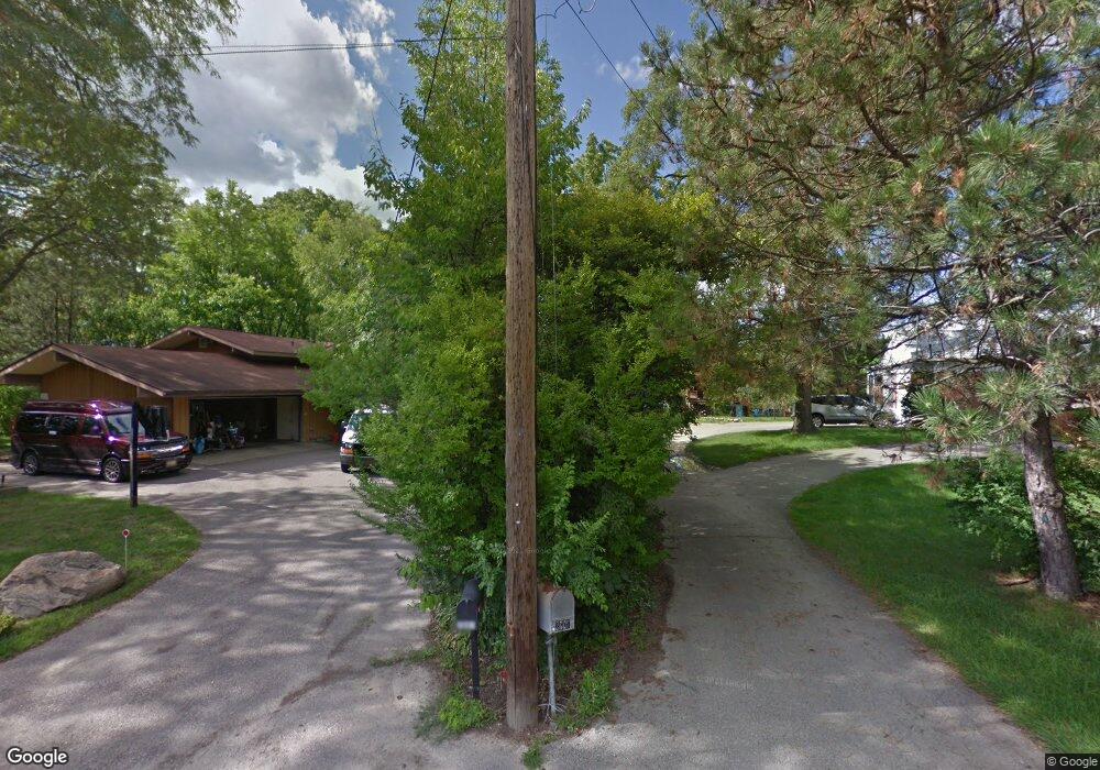 2601 Circle Dr, Flint, MI 48507 - photo 1