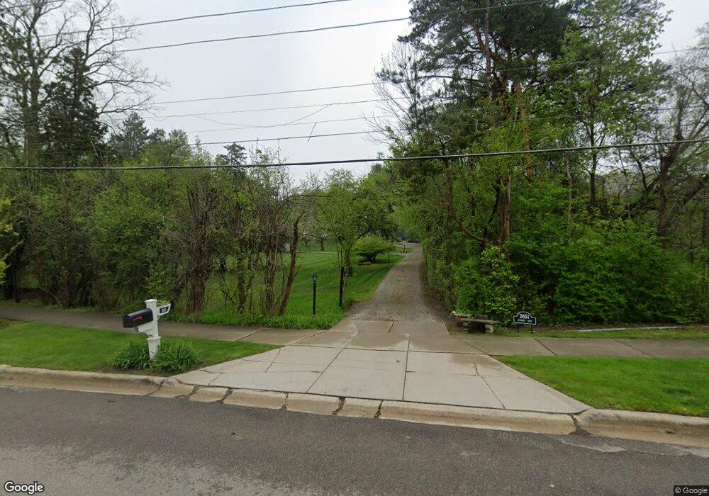 2651 Squirrel Rd, Bloomfield Hills, MI 48304 - photo 1