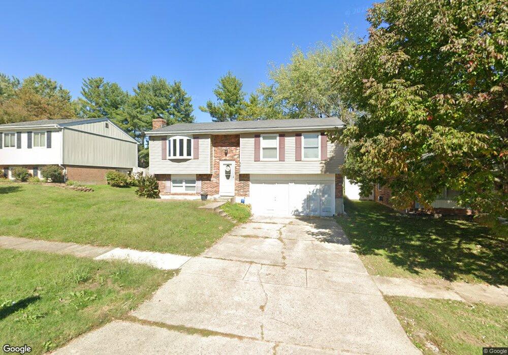 8810 Lantana Dr, Louisville, KY 40229 - photo 1