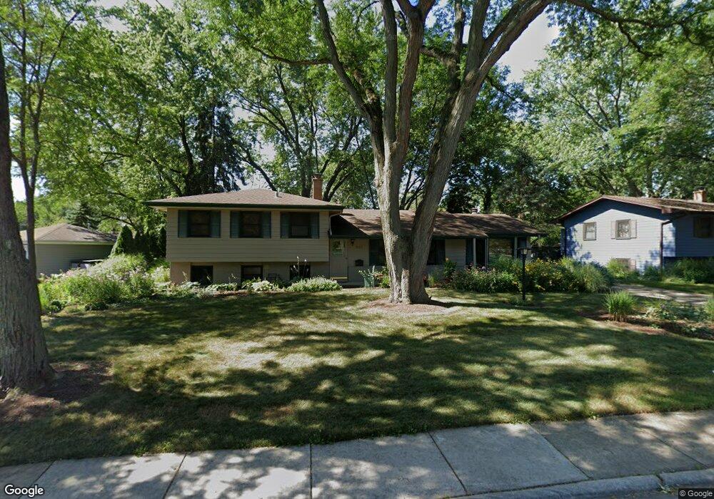 1053 Hemlock Ln, Naperville, IL 60540 - photo 1