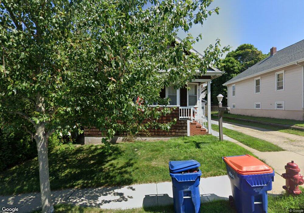 14 Deane St, Fairhaven, MA 02719 - photo 1