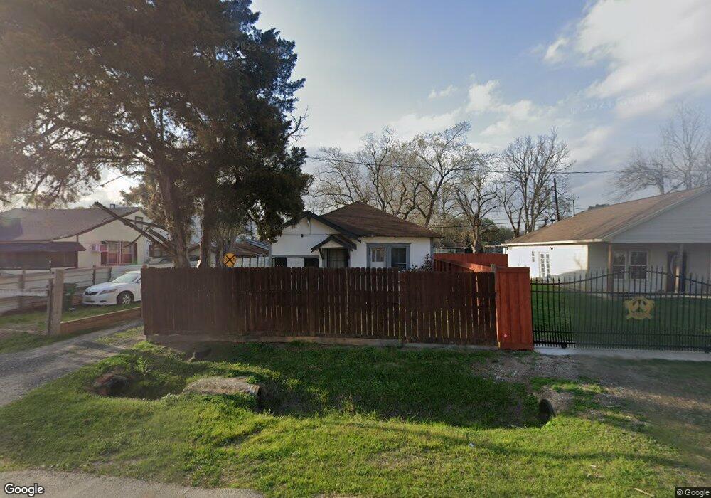 988 Marjorie St, Houston, TX 77088 - photo 1