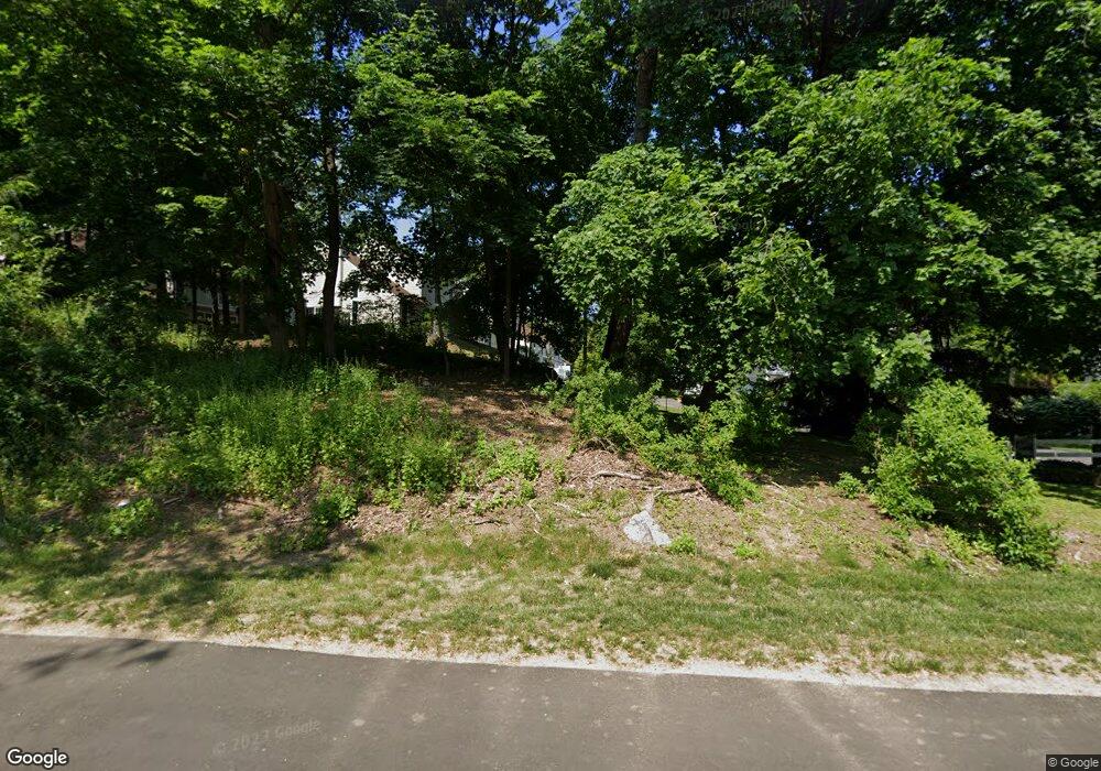 237 Weaver St unit 8C, Greenwich, CT 06831 - photo 1