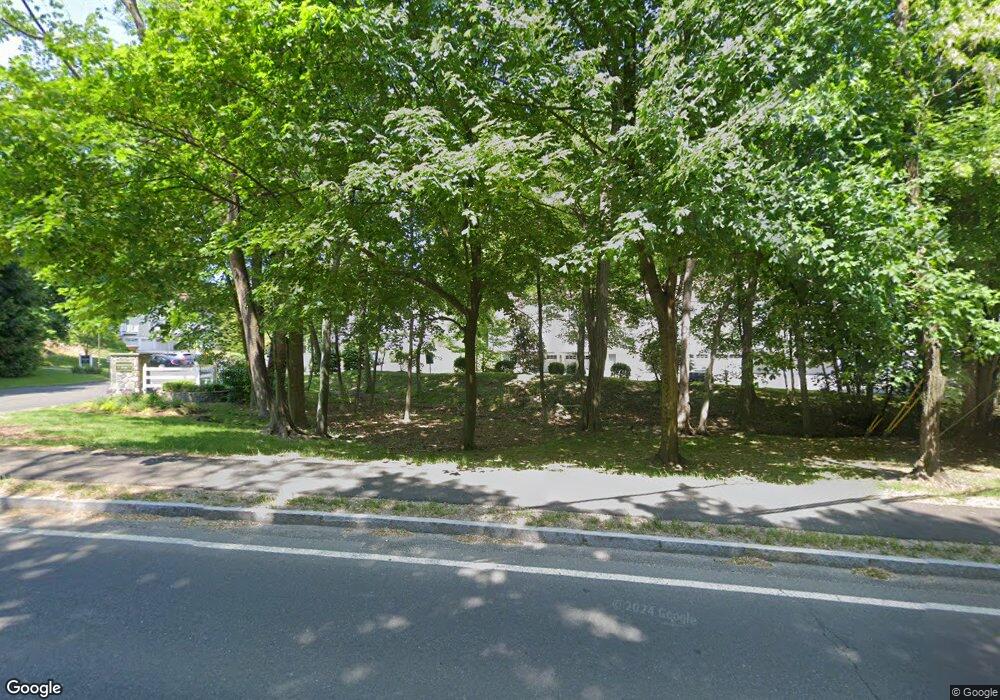 235 Weaver St unit 6B, Greenwich, CT 06831 - photo 1