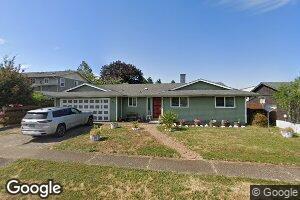 744 SE Swan Ave, Siletz, OR 97380