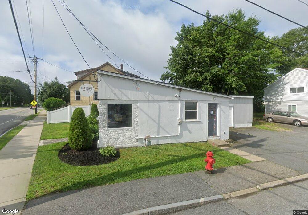 647 Dartmouth St, South Dartmouth, MA 02748 - photo 1