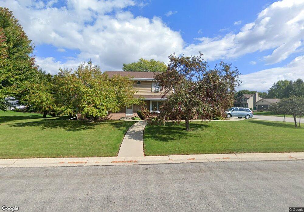 W171N10670 Aspen Ln, Germantown, WI 53022 - photo 1