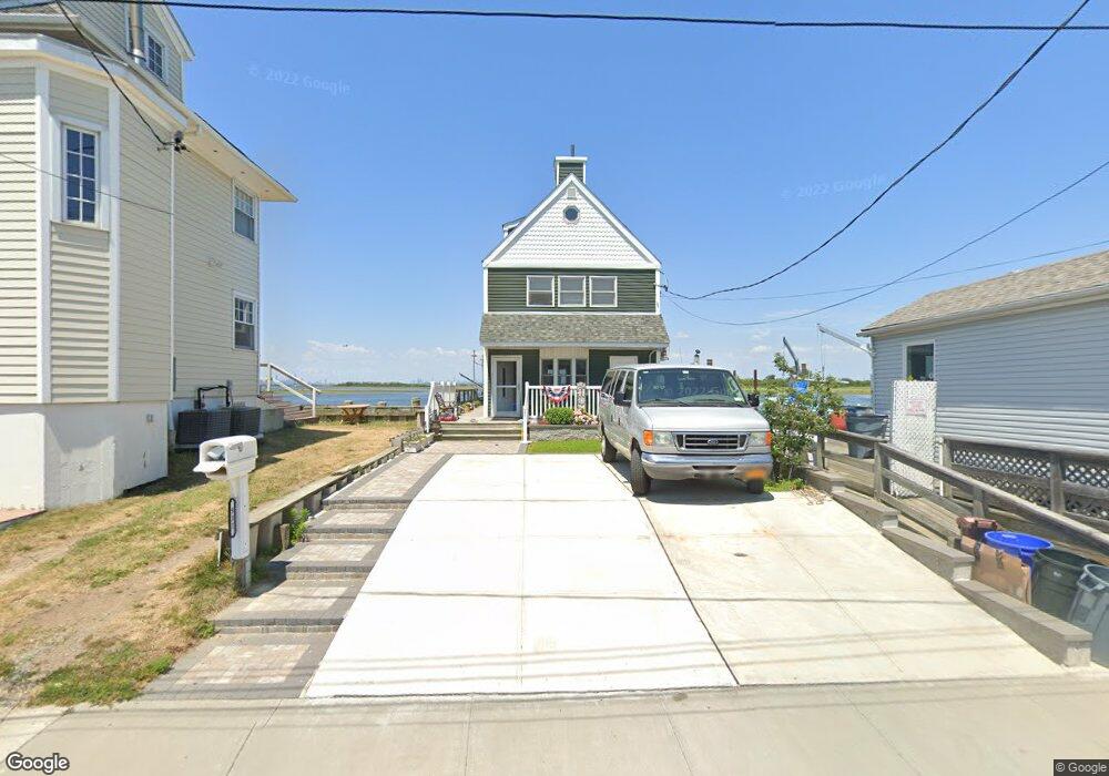 931 Shad Creek Rd, Broad Channel, NY 11693 - photo 1