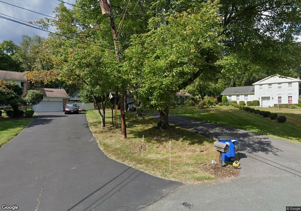 8907 Maxwell Dr, Potomac, MD 20854 - photo 1