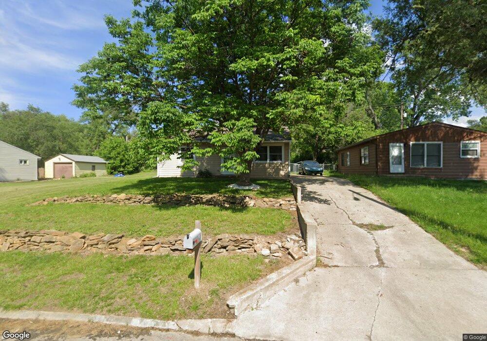 3128 SE Irvingham St, Topeka, KS 66605 - photo 1