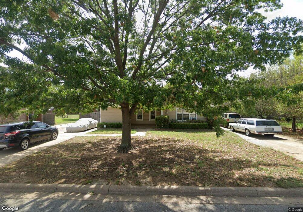 8208 Woods Ln, North Richland Hills, TX 76182 - photo 1