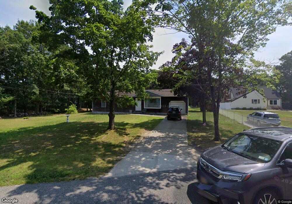 14 Country Rd, Medford, NY 11763 - photo 1