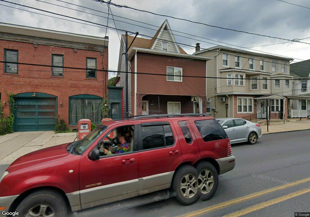 613 E Broad St, Tamaqua, PA 18252 - photo 1