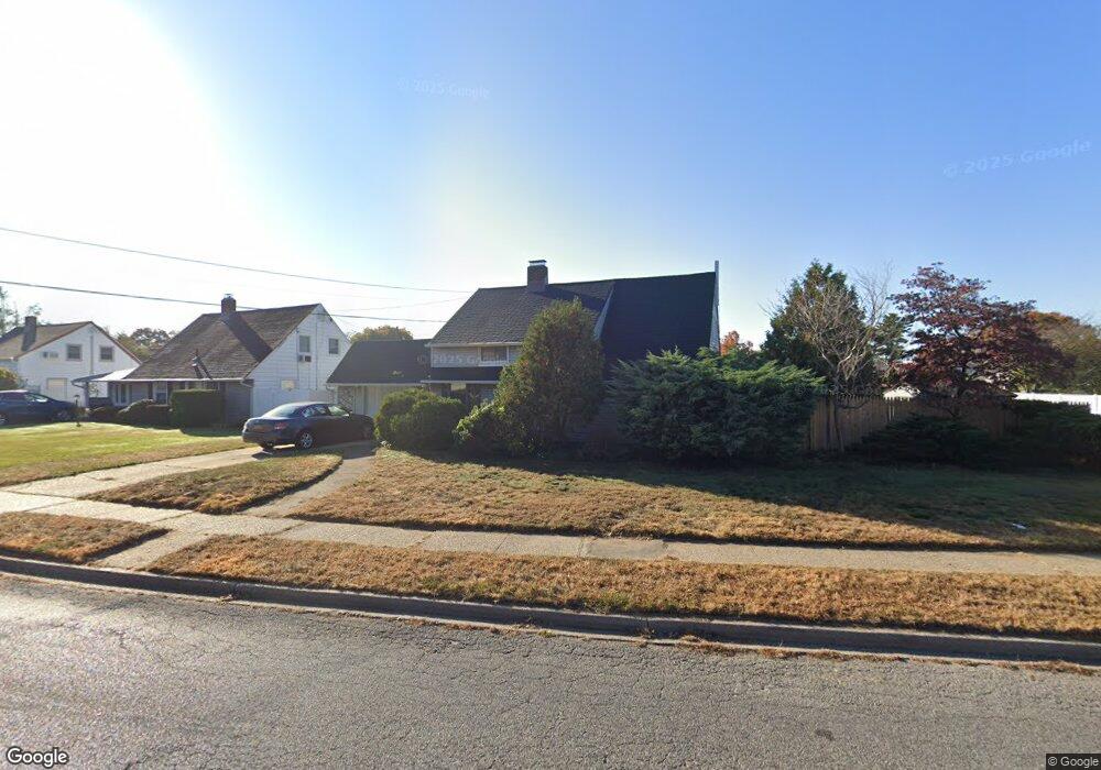 28 Grey Ln, Levittown, NY 11756 - photo 1