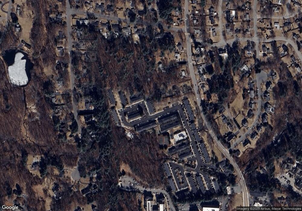 304 Windsor Dr unit 304,3, Framingham, MA 01701 - photo 1