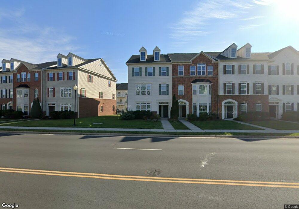 24668 Hutchinson Farm Dr, Sterling, VA 20166 - photo 1