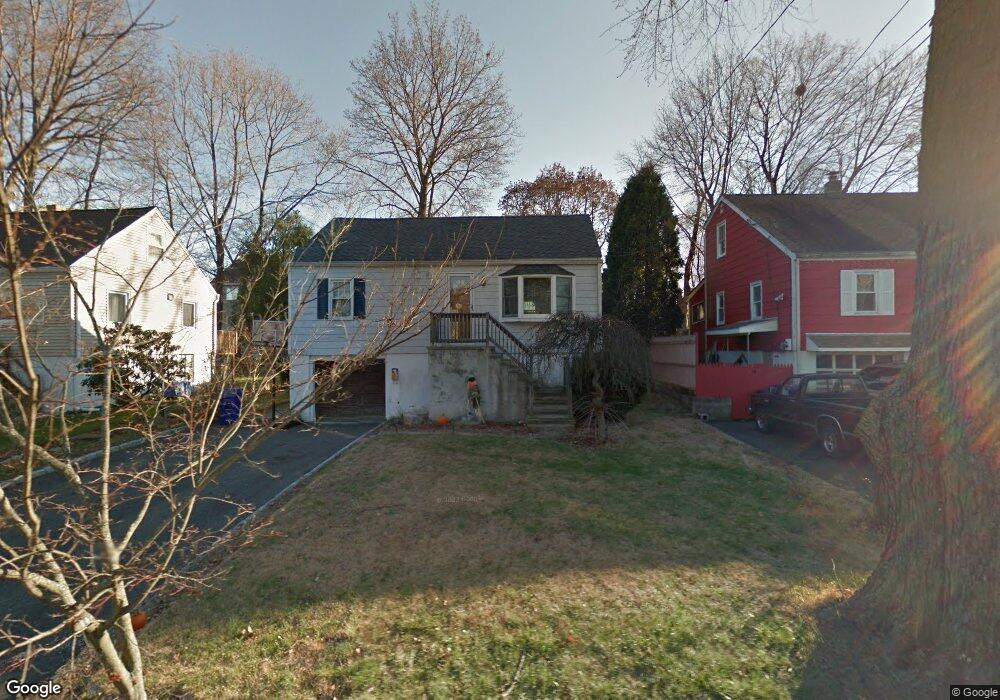 10 Wildmere Ln, Norwalk, CT 06851 - photo 1