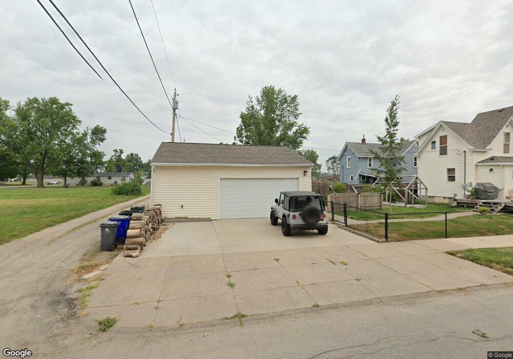 1337 4th St NW, Cedar Rapids, IA 52405 - photo 1