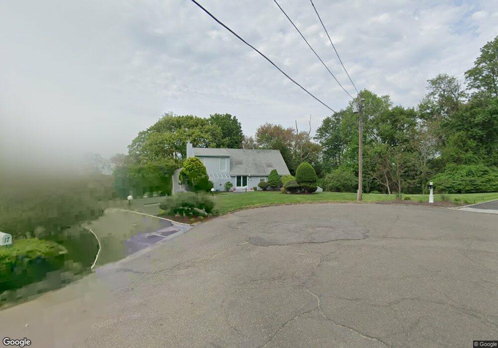 17 Heatherfield Dr, Trumbull, CT 06611 - photo 1