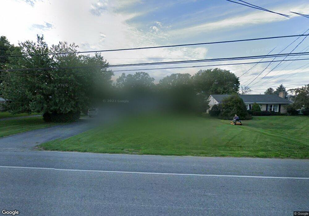 811 W Main St, New Holland, PA 17557 - photo 1